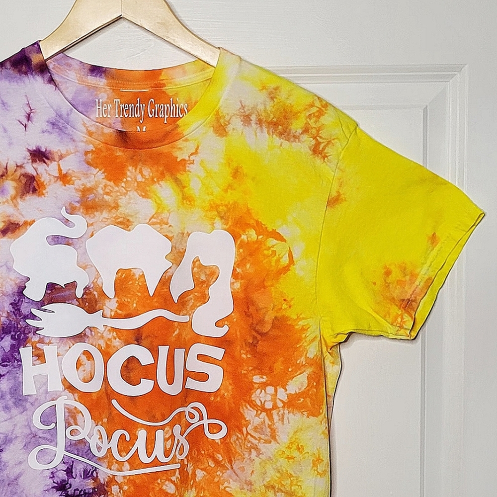 NWT Hocus Pocus Tie Dye Halloween Adult Graphic T-shirt